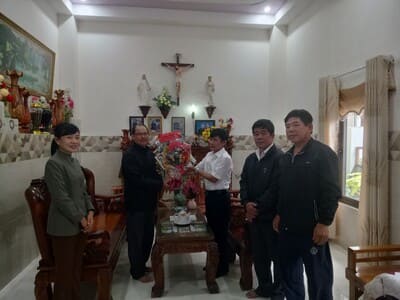 Ủy ban MTTQ Việt Nam xã Đức Lợi thăm và Chúc mừng Lễ giáng sinh năm 2023 gia đình công giáo trên địa bàn xã.